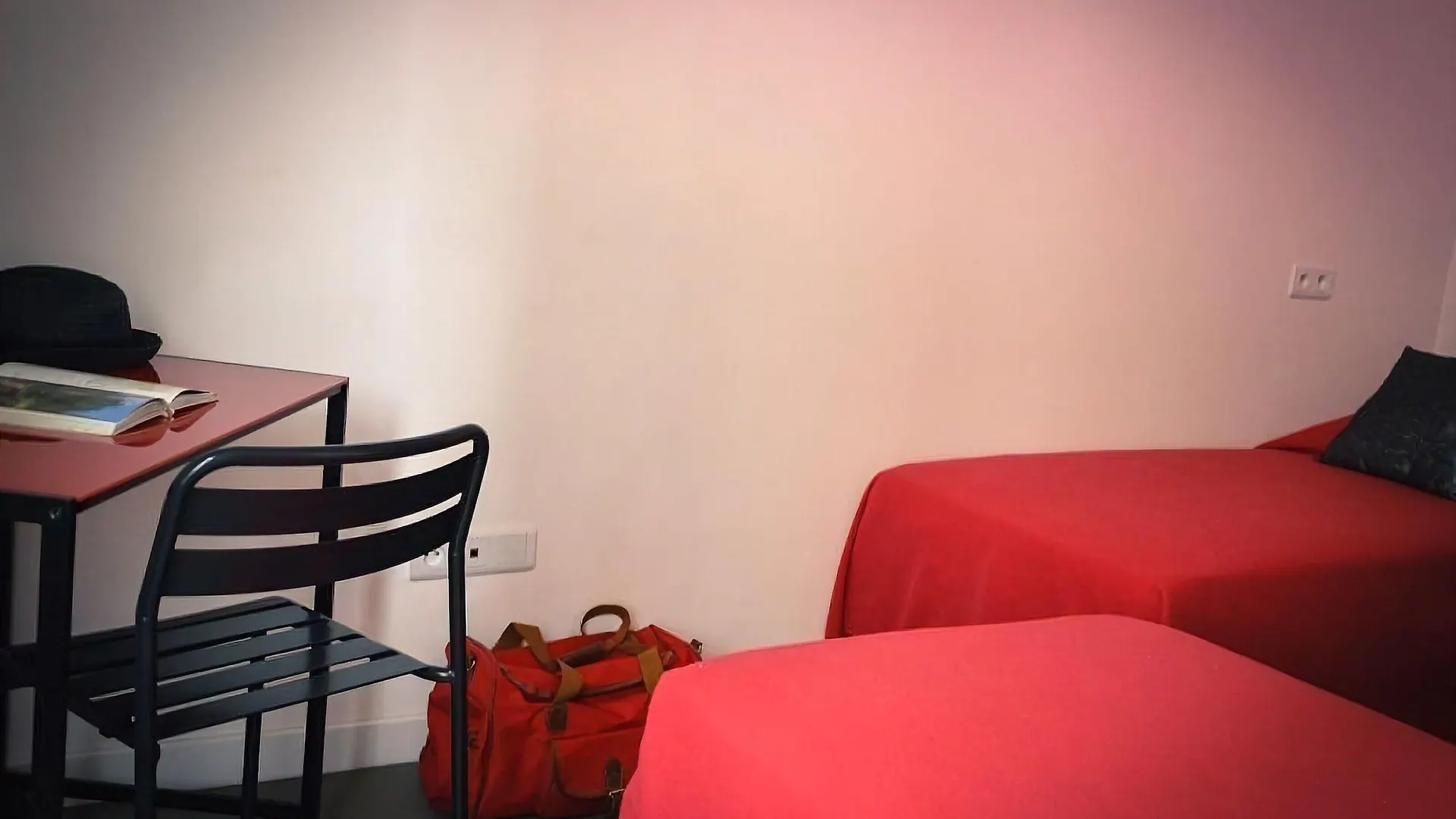 Beautiful Belleville Hotel & Hostel 0*, Paris France