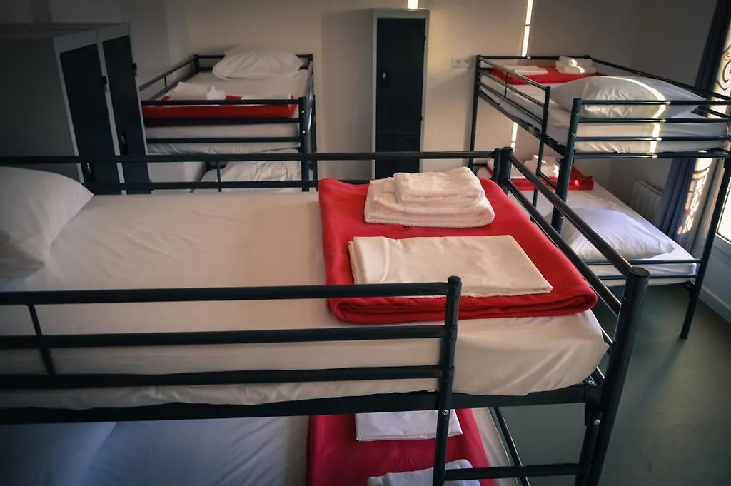Beautiful Belleville Hotel & Hostel
