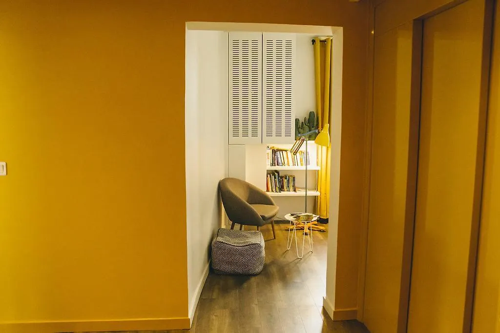 Beautiful Belleville Hotel & Hostel