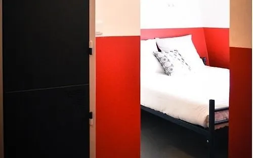 Beautiful Belleville Hotel & Hostel