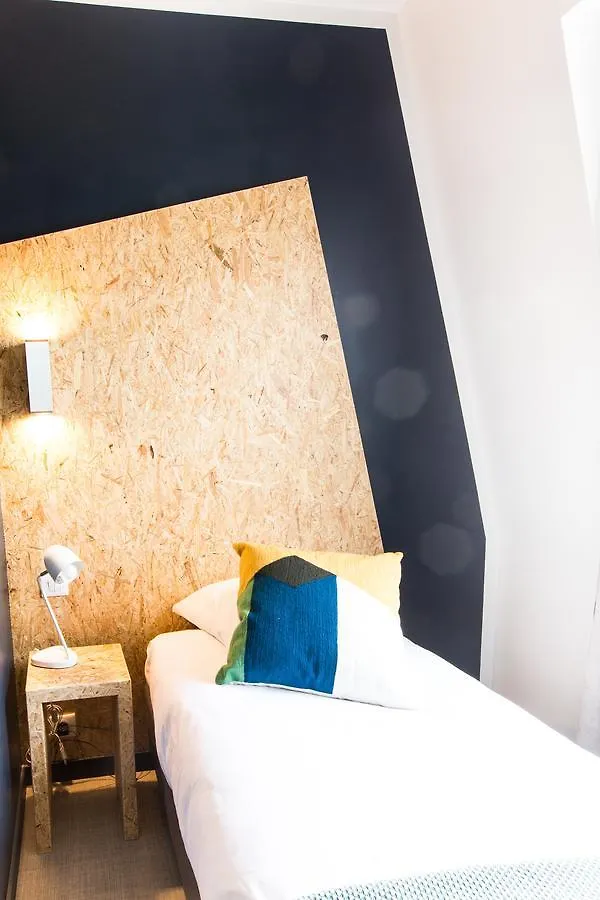 Beautiful Belleville Hotel & Hostel