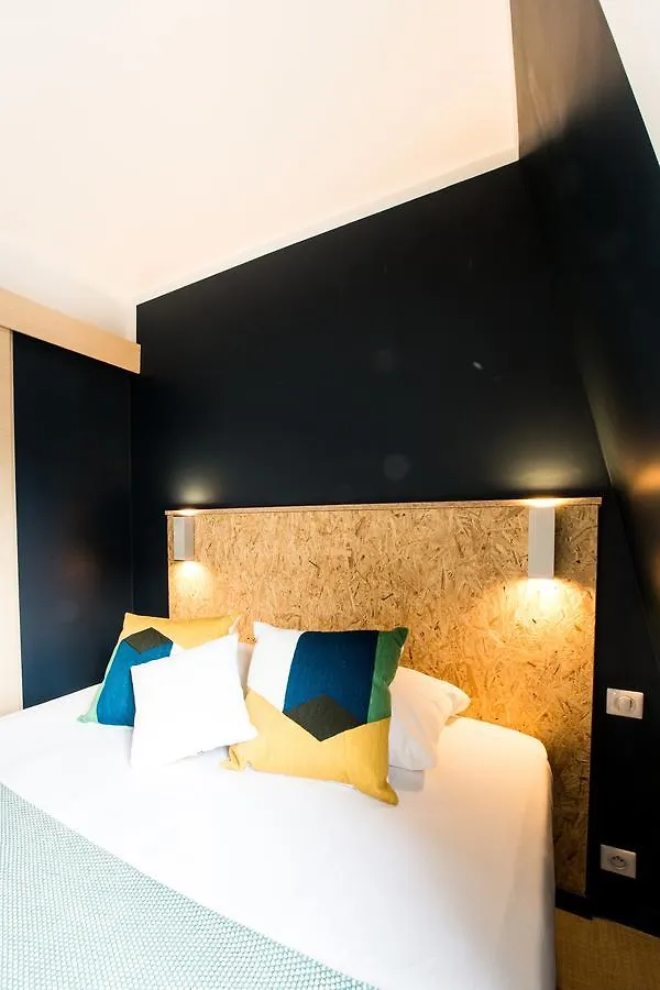 Beautiful Belleville Hotel & Hostel  Paris