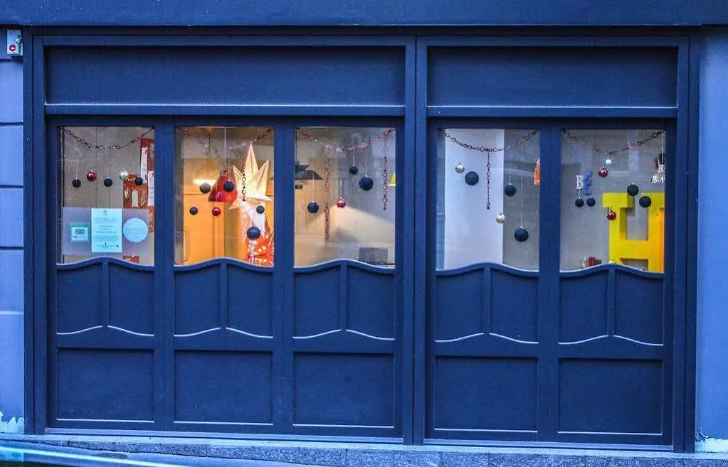 Beautiful Belleville Hotel & Hostel  Paris